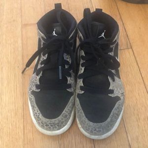 Very good cond Nike Air Jordan Cheetah Size 1Y US